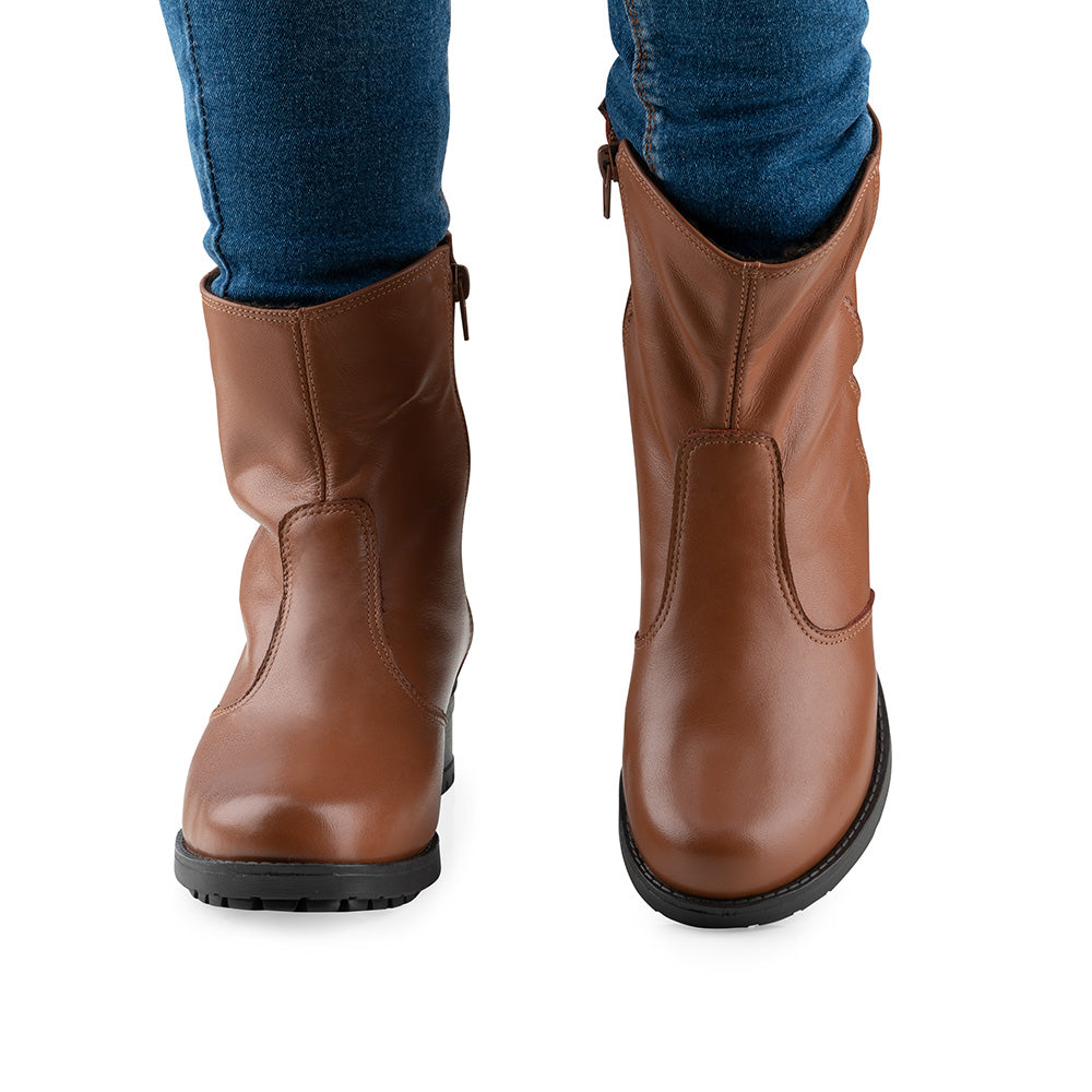 Women's Boot in Genuine Leather Lined with Natural Sheepskin Ref. 25912CA