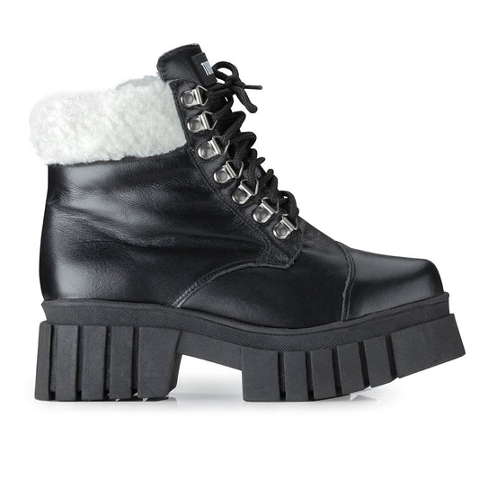 Women's Boot in Genuine Leather Lined in Wool Ref. 36500