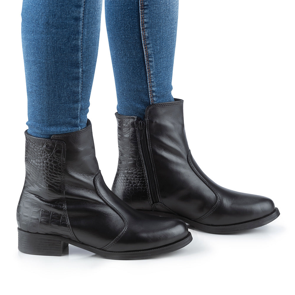 Women's Boot in Genuine Leather Lined in Wool Ref. 167