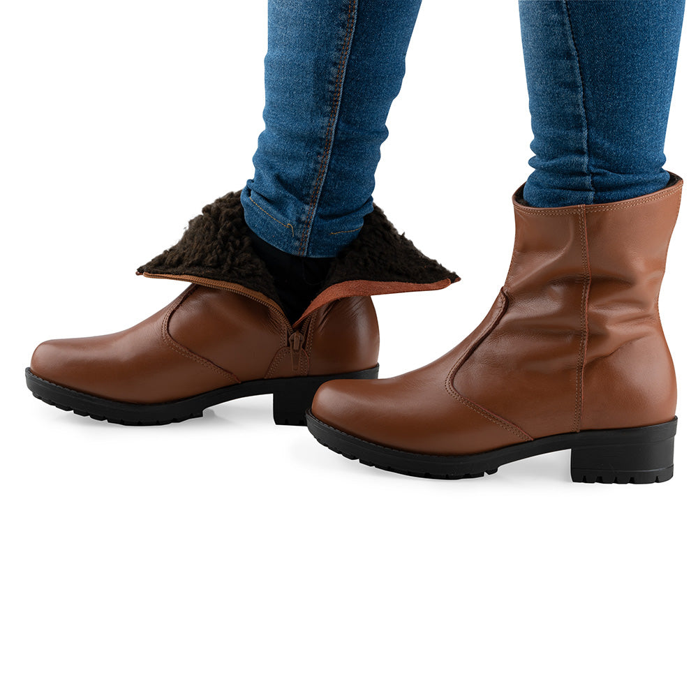 Women's Boot in Genuine Leather Lined in Wool Ref. 25912