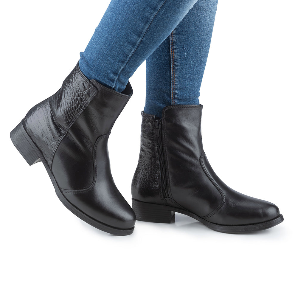 Women's Boot in Genuine Leather Lined in Wool Ref. 167