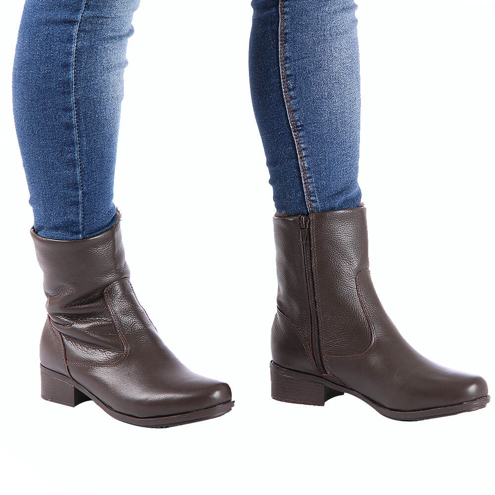 Women's Boot in Genuine Leather Lined with Natural Sheepskin Ref. 20078CA