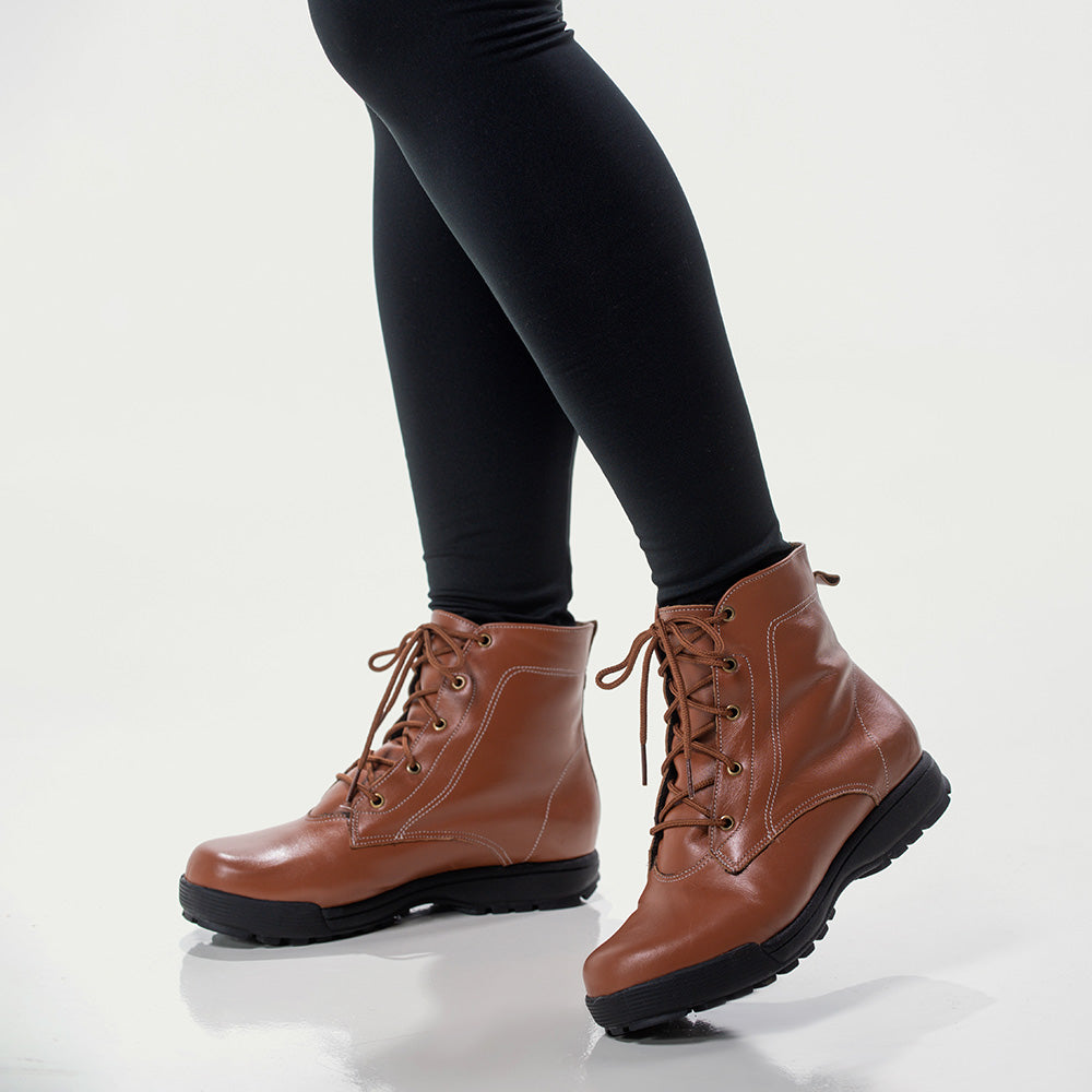 Women's Boot in Genuine Leather Lined with Natural Sheepskin Ref. 1095CA