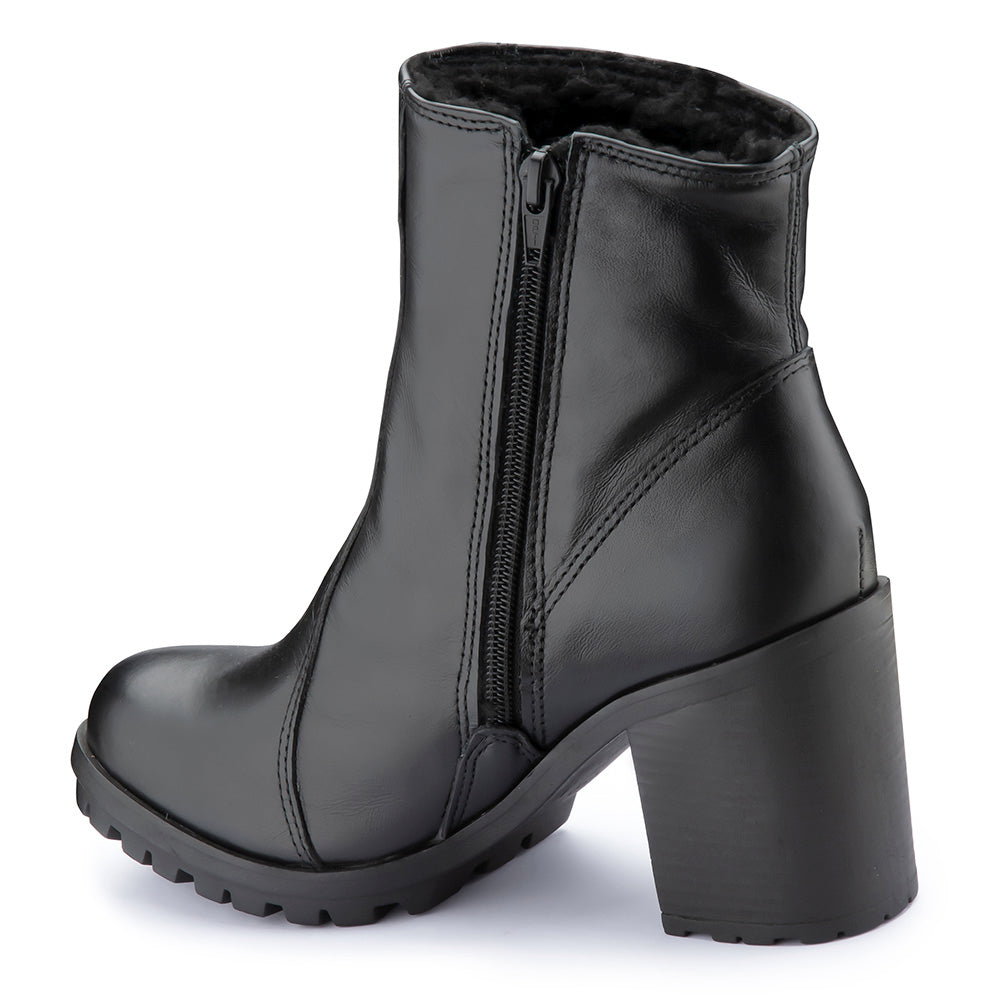 Women's Boot in Genuine Leather Lined in Wool Ref. 162