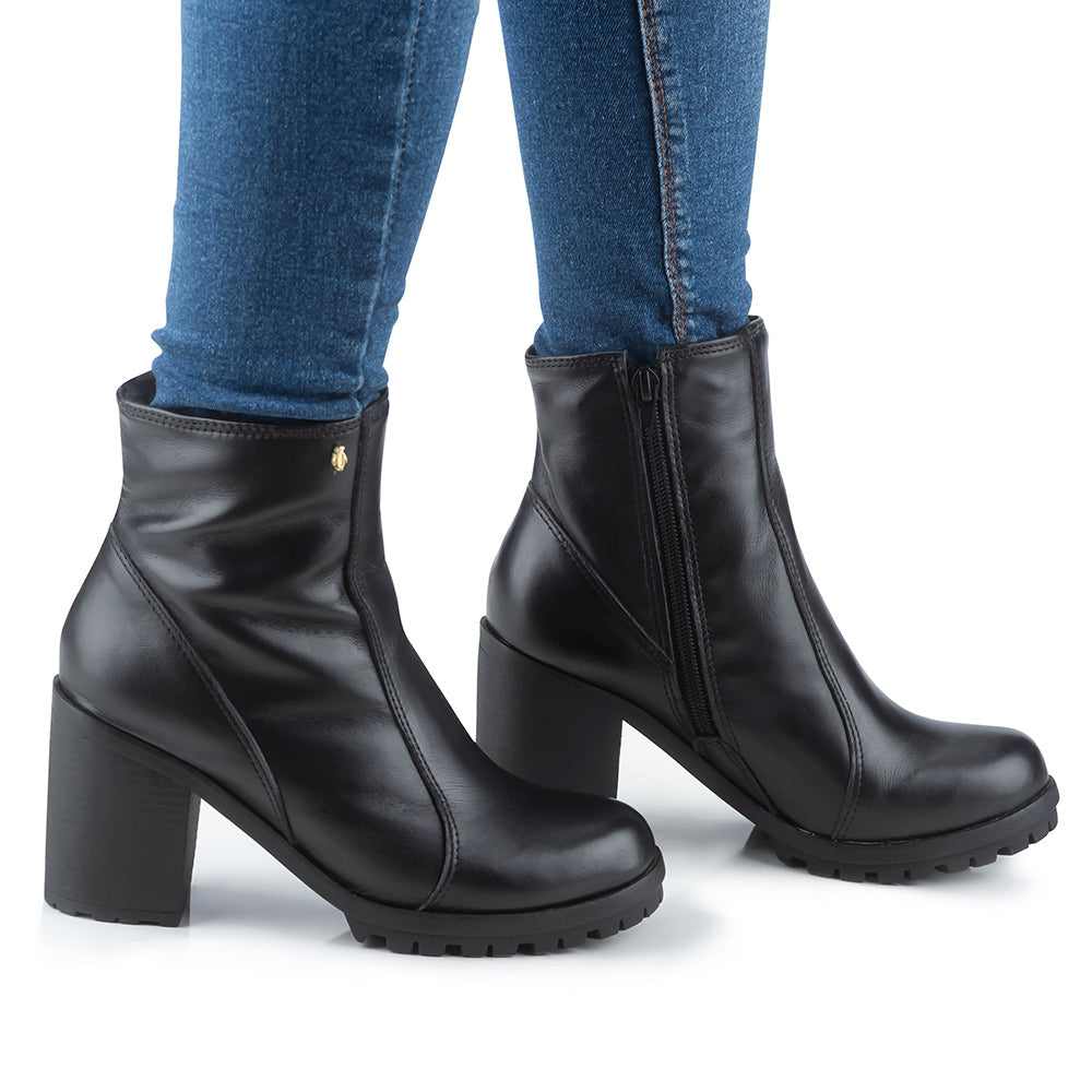 Women's Boot in Genuine Leather Lined in Wool Ref. 162