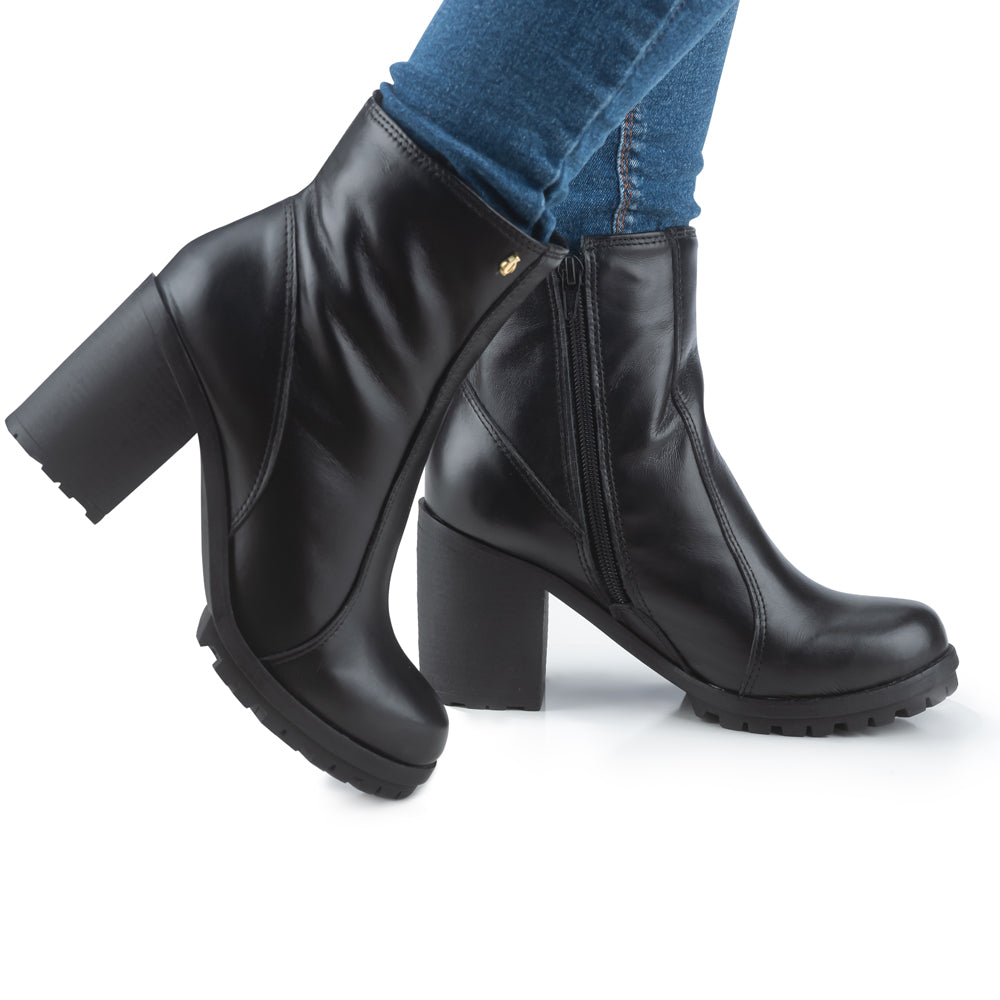 Women's Boot in Genuine Leather Lined in Wool Ref. 162