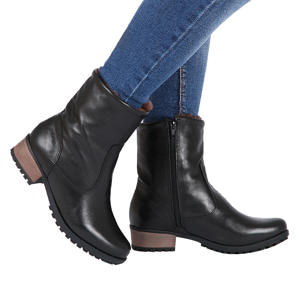 Women's Boot in Genuine Leather Lined in Wool Ref. 1501