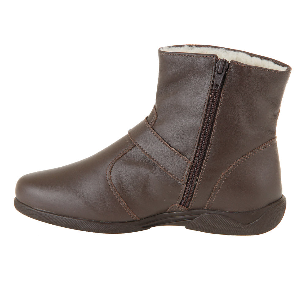 Women's Boot in Genuine Leather Lined in Wool Ref.   107